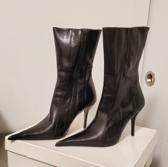 Pointy Premium Leather Boots - Picture 2 of 5